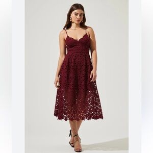 ASTR The Label Lace A-Line Midi Dress Size S New With Tag